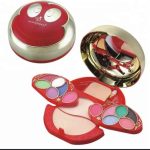 Makeup kit . علبة ميكب