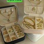 صندوق مجوهرات مبطن للسفر والتنظيم (عرض القطعتين)