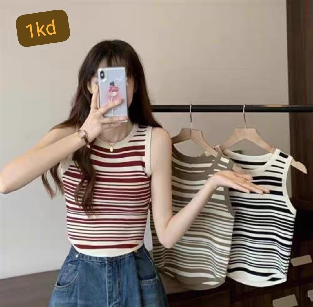 825340563_1075460665493248_7911277733819540558_n توب نسائي قصير